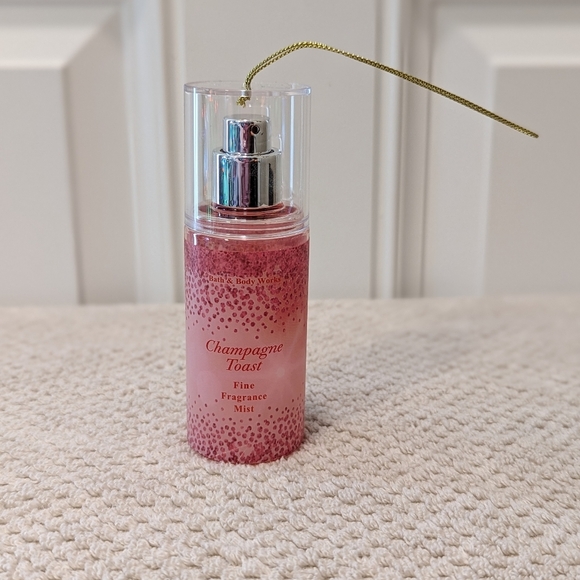 Bath & Body Works Exclusive Champagne Toast Mini Mist Bottle Ornament New! - Picture 1 of 3